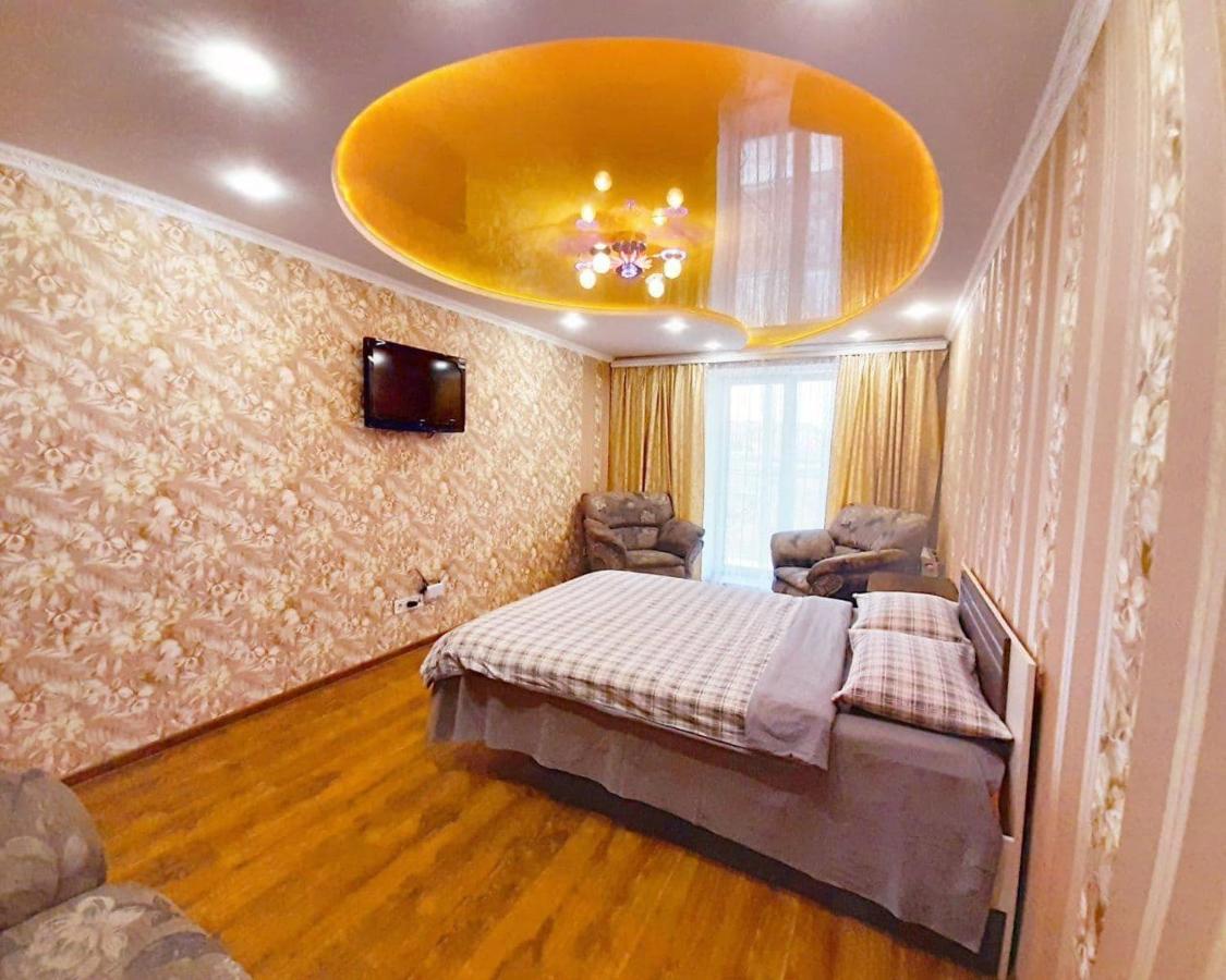 Apartpoltava: Spacious Two-Room Apartments with Corner Bath near Korpusnyi Park Exterior photo