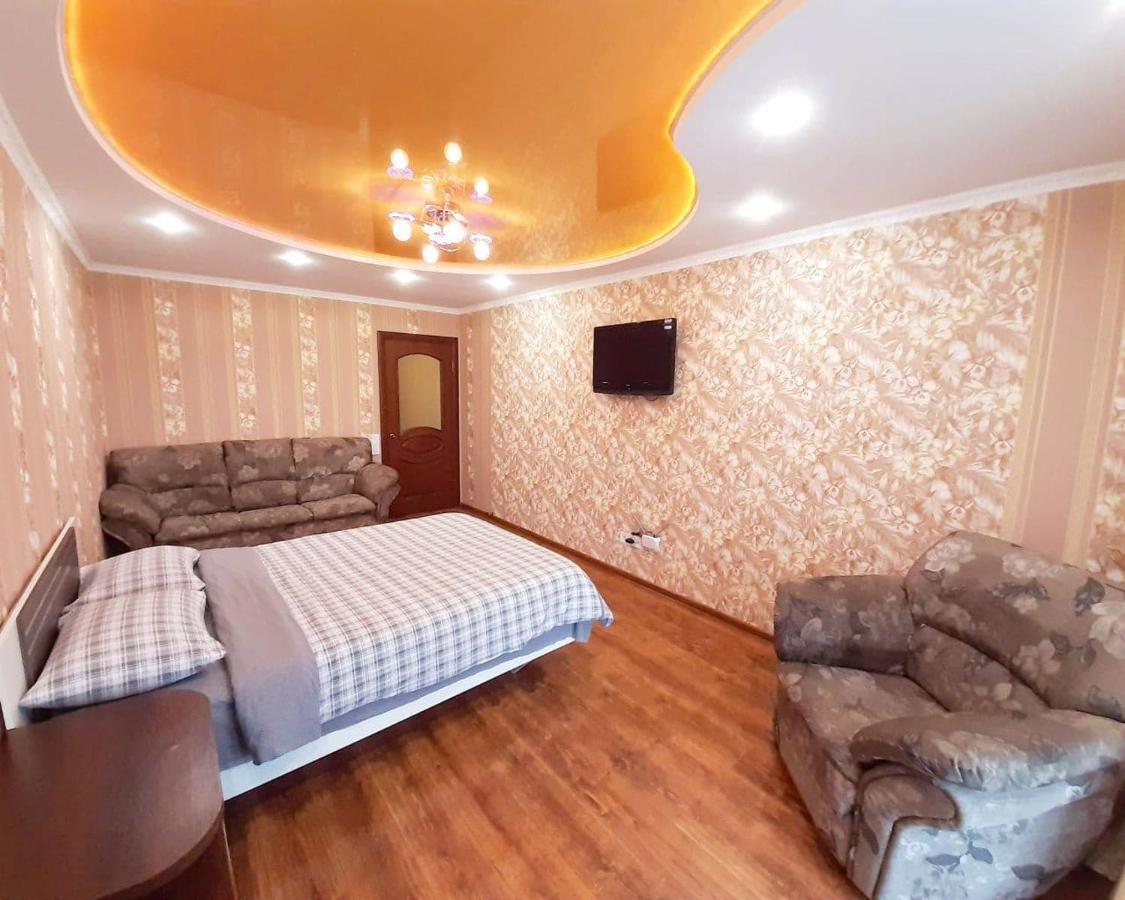 Apartpoltava: Spacious Two-Room Apartments with Corner Bath near Korpusnyi Park Exterior photo