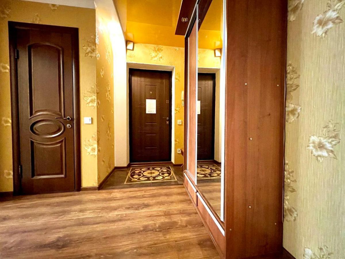 Apartpoltava: Spacious Two-Room Apartments with Corner Bath near Korpusnyi Park Exterior photo