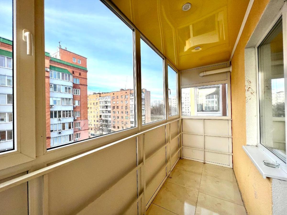 Apartpoltava: Spacious Two-Room Apartments with Corner Bath near Korpusnyi Park Exterior photo