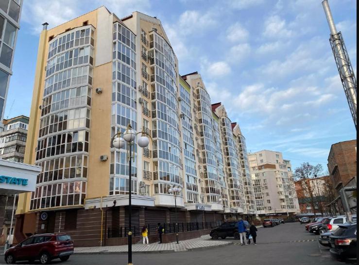 Apartpoltava: Spacious Two-Room Apartments with Corner Bath near Korpusnyi Park Exterior photo
